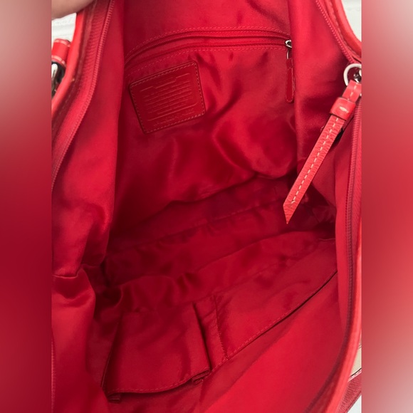 COACH Large Horse & Carriage Red Shoulder Handbag EUC ⚡️ - Picture 9 of 14